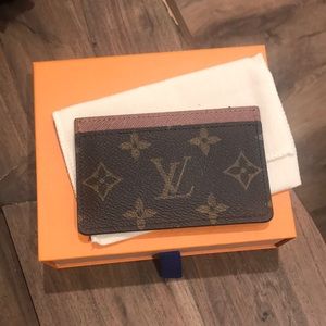 LIKE NEW LOUIS VUITTON CARD HOLDER!